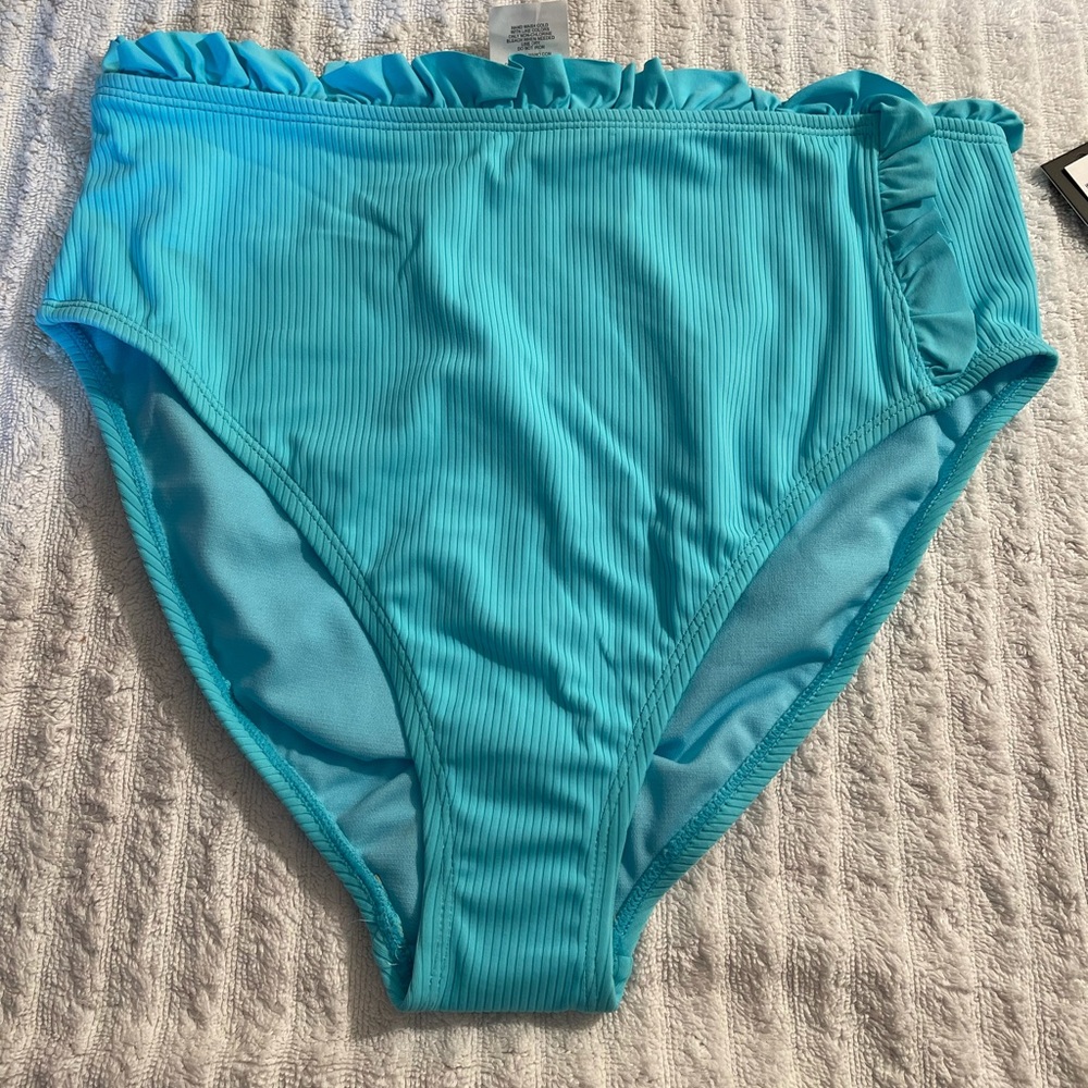 NWT High Waisted Bottom with princess seam ruffle detail B5-10